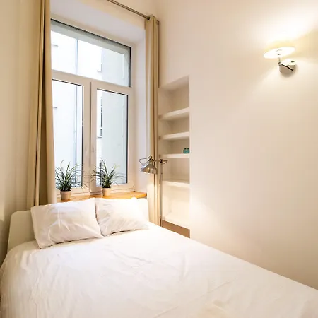 Kopernika Srodmiescie By Bookinghost *