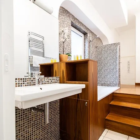 Kopernika Srodmiescie By Bookinghost Varşova