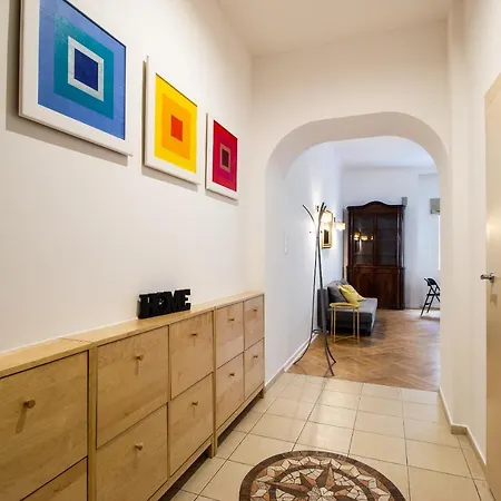 Appartement Kopernika Srodmiescie By Bookinghost *