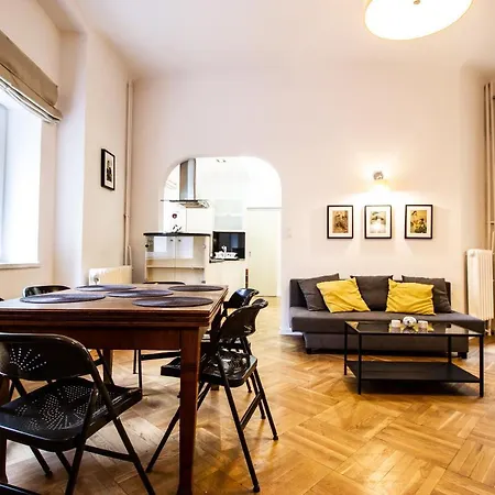 Appartement Kopernika Srodmiescie By Bookinghost