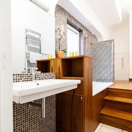 Kopernika Srodmiescie By Bookinghost * Varsavia