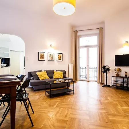 Kopernika Srodmiescie By Bookinghost Appartamento