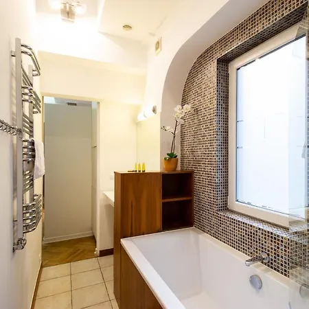 Appartamento Kopernika Srodmiescie By Bookinghost *